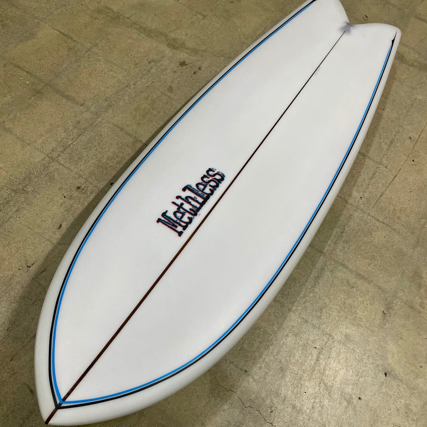 Methless | 5'10 Fish