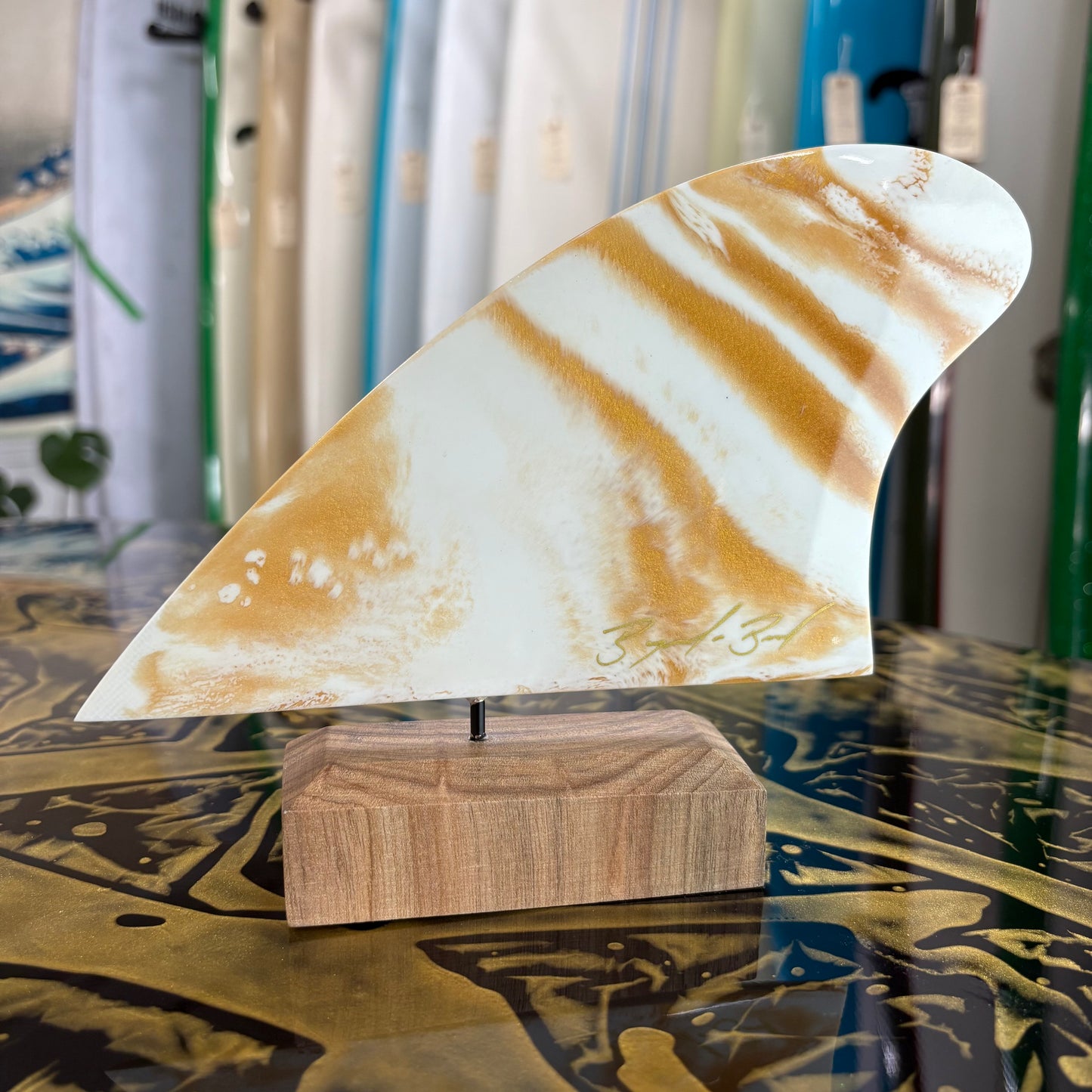 Boris Bugarski | Gold Cream Keel
